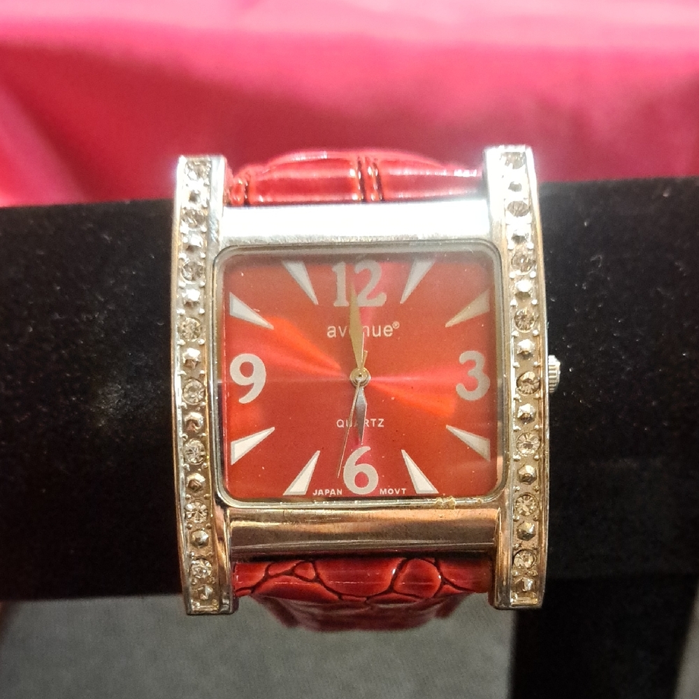 Avenue Red Dial Silver Women's Watch